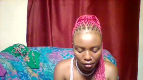 cutey_lunar online show from January 30, 2025, 3:29 pm