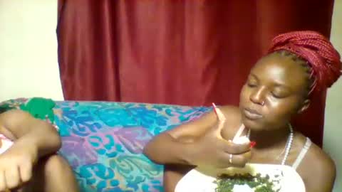 cutey_lunar online show from January 31, 2025, 1:33 am