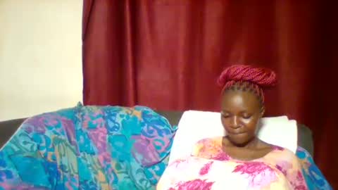 cutey_lunar online show from February 1, 2025, 2:58 am