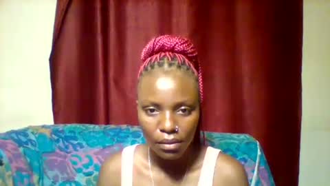 cutey_lunar online show from February 1, 2025, 6:40 pm