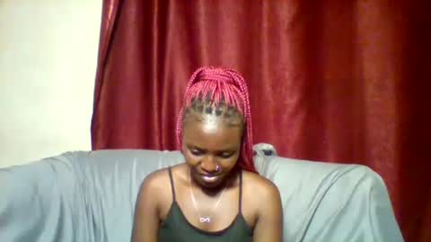 cutey_lunar online show from February 8, 2025, 6:33 pm