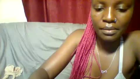 cutey_lunar online show from February 11, 2025, 11:33 pm