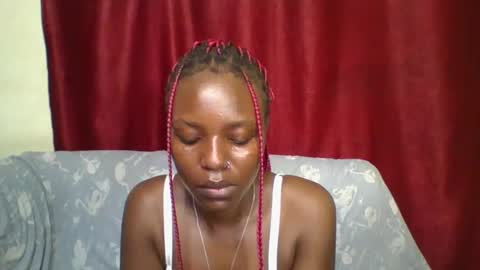 cutey_lunar online show from February 20, 2025, 5:12 am