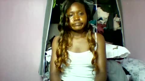 cutezola online show from October 13, 2025, 9:42 am