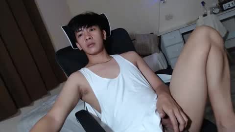 Snapshot of cutie_cumshow chatting on October 21, 2025, 5:13 pm Neil Taylor online show from October 21, 2025, 5:13 pm