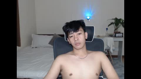 Snapshot of cutie_cumshow chatting on October 26, 2025, 5:35 am Neil Taylor online show from October 26, 2025, 5:35 am