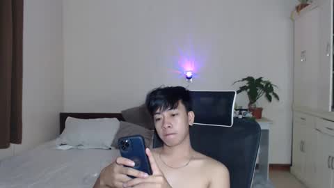 Snapshot of cutie_cumshow chatting on October 30, 2025, 5:53 am Neil Taylor online show from October 30, 2025, 5:53 am