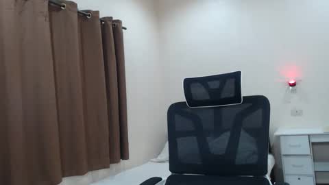 Snapshot of cutie_cumshow chatting on November 2, 2025, 2:14 am Neil Taylor online show from November 2, 2025, 2:14 am