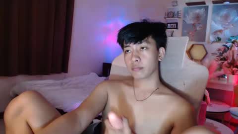 Snapshot of cutie_cumshow chatting on December 13, 2025, 7:53 pm Neil Taylor online show from December 13, 2025, 7:53 pm