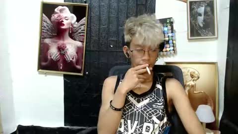 Snapshot of cutie_mico chatting on February 26, 2025, 10:04 am cutie_mico online show from February 26, 2025, 10:04 am