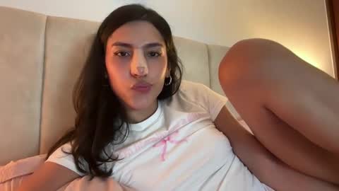 cutiepiemiu -  online show from November 19, 2025, 2:33 am