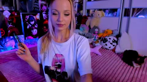 Snapshot of cuttie_ponyy chatting on January 11, 2025, 12:44 am Nora online show from January 11, 2025, 12:44 am