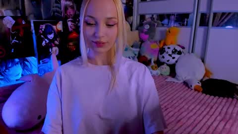 Snapshot of cuttie_ponyy chatting on September 8, 2025, 8:41 pm Nora online show from September 8, 2025, 8:41 pm