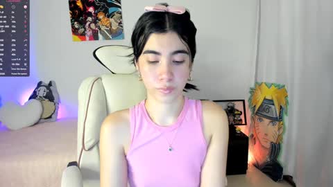 Snapshot of cyber_lizz chatting on December 19, 2024, 1:18 am Liz online show from December 19, 2024, 1:18 am