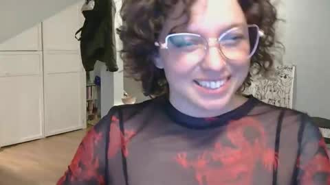 cyborgdyke online show from December 5, 2025, 12:41 am