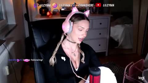 Snapshot of cymaishere chatting on October 26, 2025, 6:47 pm cymaishere online show from October 26, 2025, 6:47 pm