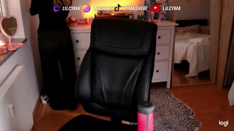 Snapshot of cymaishere chatting on October 28, 2025, 8:55 pm cymaishere online show from October 28, 2025, 8:55 pm