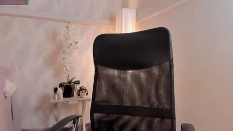 cyntia_adams online show from December 27, 2024, 11:10 pm