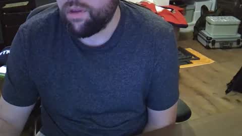 cyrsug online show from November 21, 2025, 3:44 pm