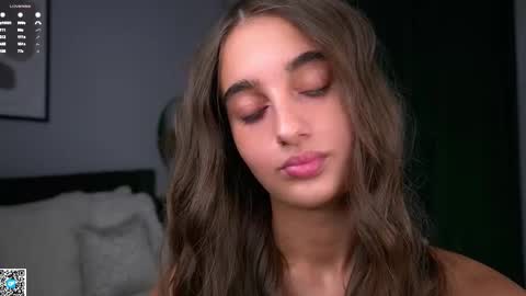 Isabella online show from November 11, 2025, 12:54 am