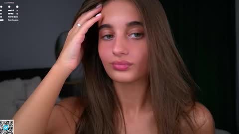 Isabella online show from November 12, 2025, 1:06 am