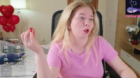 Snapshot of d0nna_ chatting on February 13, 2025, 10:22 pm Donna online show from February 13, 2025, 10:22 pm