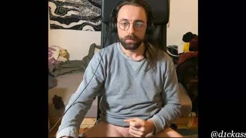 d1ckass online show from October 31, 2025, 3:24 pm