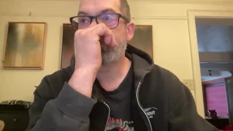 d4ddy858 online show from December 18, 2025, 8:37 pm