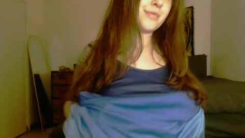 Snapshot of d_a_i_s_y chatting on February 24, 2025, 4:58 pm Daisy online show from February 24, 2025, 4:58 pm