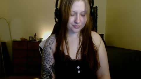 Snapshot of d_a_i_s_y chatting on March 12, 2025, 10:16 am Daisy online show from March 12, 2025, 10:16 am