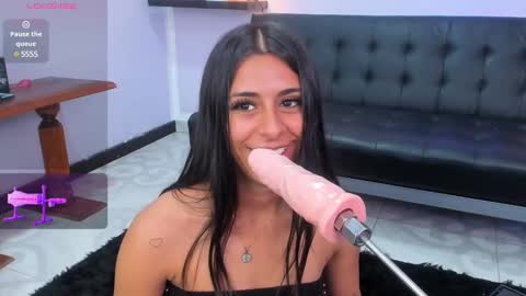 Snapshot of daaniela_moon chatting on February 11, 2025, 6:22 pm Daniela online show from February 11, 2025, 6:22 pm