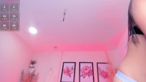 Snapshot of daaniela_moon chatting on November 5, 2025, 12:05 pm Daniela online show from November 5, 2025, 12:05 pm