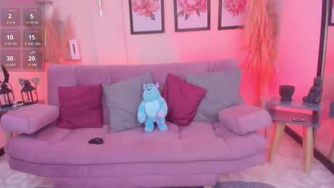 Snapshot of daaniela_moon chatting on November 12, 2025, 12:05 pm Daniela online show from November 12, 2025, 12:05 pm