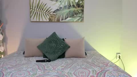 Snapshot of daaphne__ chatting on October 2, 2025, 11:50 am Daphne online show from October 2, 2025, 11:50 am