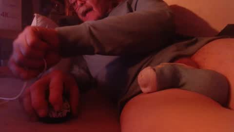 Snapshot of daddiesmonstercock chatting on December 30, 2024, 3:03 am daddiesmonstercock online show from December 30, 2024, 3:03 am
