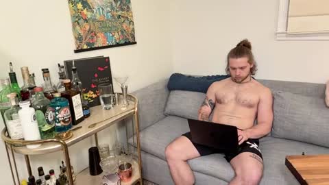 Snapshot of daddydaydrinkz chatting on December 11, 2024, 7:09 am DaddydayDrinkz online show from December 11, 2024, 7:09 am