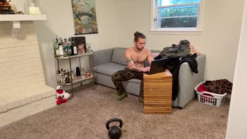 Snapshot of daddydaydrinkz chatting on December 14, 2024, 9:13 pm DaddydayDrinkz online show from December 14, 2024, 9:13 pm