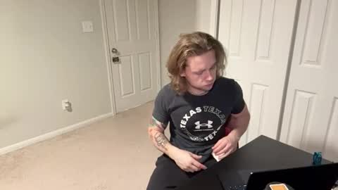 Snapshot of daddydaydrinkz chatting on March 10, 2025, 5:43 am DaddydayDrinkz online show from March 10, 2025, 5:43 am