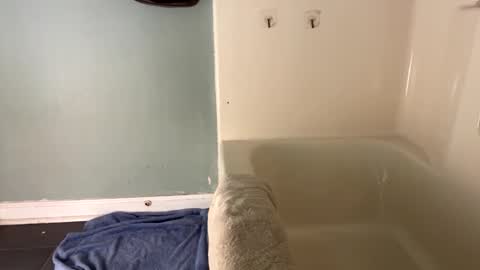 EOnTheRd online show from December 19, 2025, 3:57 am