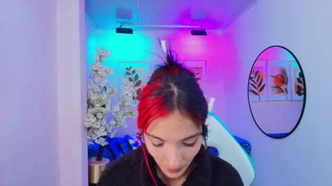 Snapshot of dafne_huges chatting on October 27, 2025, 7:18 pm dafne huges online show from October 27, 2025, 7:18 pm