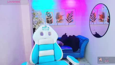 Snapshot of dafne_huges chatting on November 3, 2025, 7:37 pm dafne huges online show from November 3, 2025, 7:37 pm