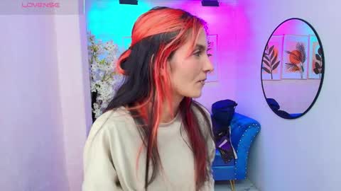 Snapshot of dafne_huges chatting on November 15, 2025, 7:32 pm dafne huges online show from November 15, 2025, 7:32 pm