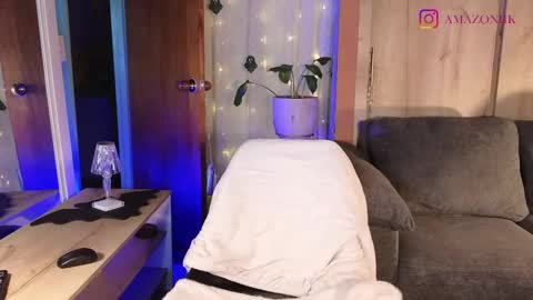 LORENA  online show from October 1, 2025, 9:21 pm