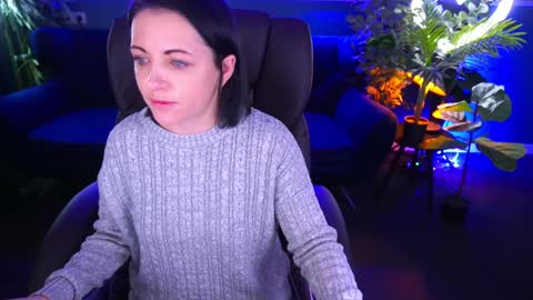 Snapshot of dafni_mon chatting on January 13, 2025, 7:11 am Dafni Mon online show from January 13, 2025, 7:11 am