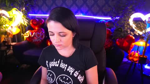 Snapshot of dafni_mon chatting on February 6, 2025, 1:43 pm Dafni Mon online show from February 6, 2025, 1:43 pm