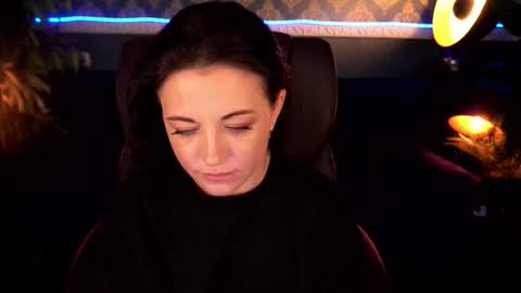 Snapshot of dafni_mon chatting on October 7, 2025, 6:10 am Dafni Mon online show from October 7, 2025, 6:10 am