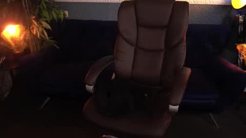 Snapshot of dafni_mon chatting on October 19, 2025, 5:19 am Dafni Mon online show from October 19, 2025, 5:19 am