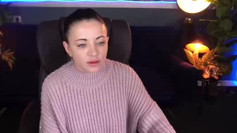 Snapshot of dafni_mon chatting on November 19, 2025, 6:57 am Dafni Mon online show from November 19, 2025, 6:57 am