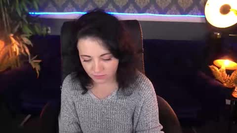 Snapshot of dafni_mon chatting on November 24, 2025, 6:35 am Dafni Mon online show from November 24, 2025, 6:35 am