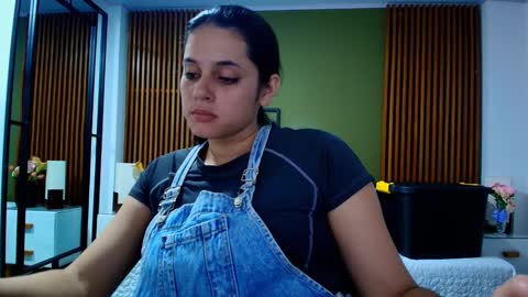  Dahiana  online show from January 31, 2025, 7:40 pm